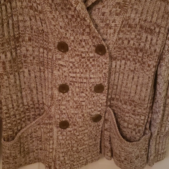 Long sleeve button up sweater - Picture 3 of 4